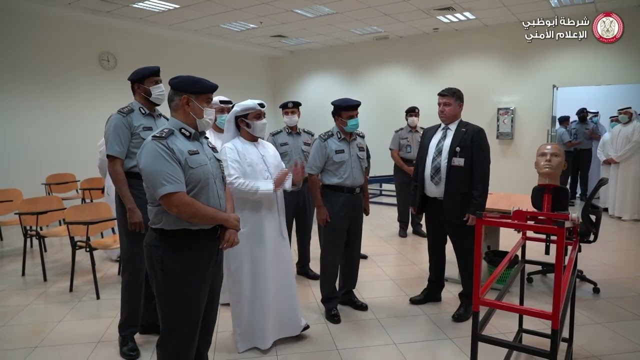 قائد عام شرطة أبوظبي يهنئ منسوبيه ويتفقد جاهزية العمل قائد عام شرطة أبوظبي يهنئ منسوبيه ويتفقد جاهزية العمل